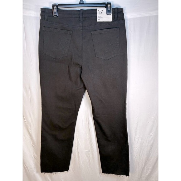Nic+Zoe NEW Premium Black Denim Mid Rise Straight Jeans 32 x 28 Neutral Frayed - Picture 2 of 12